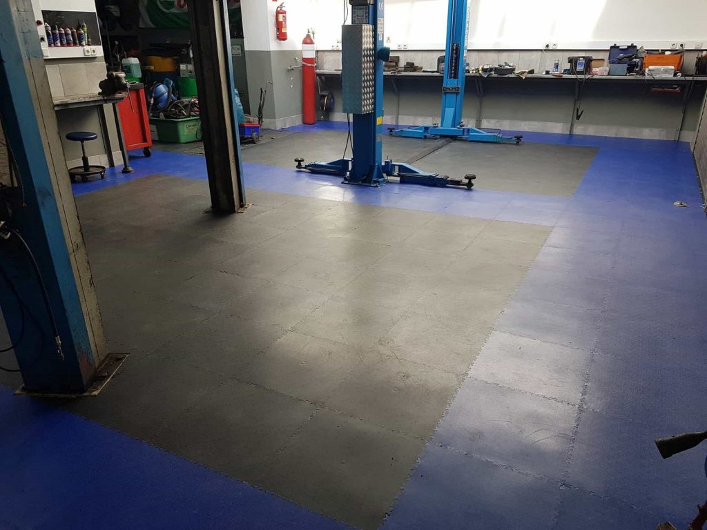 Autoservis, Česko