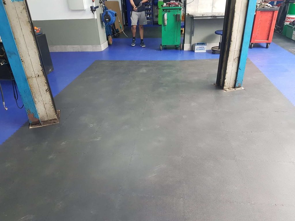 Autoservis, Česko